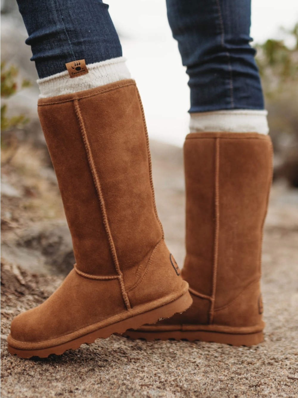Ugg Y2K sheepskin chestnut women’s winter Boots size 6